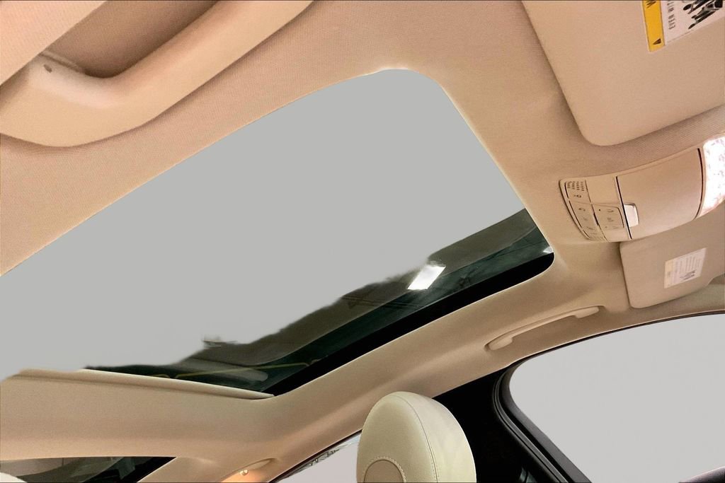 Used 2016 Mercedes-Benz C 300 4MATIC Sedan image 26