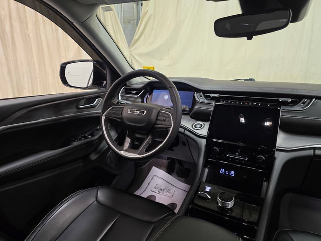 Used 2023 Jeep Grand Cherokee Limited AWD/4WD image 36