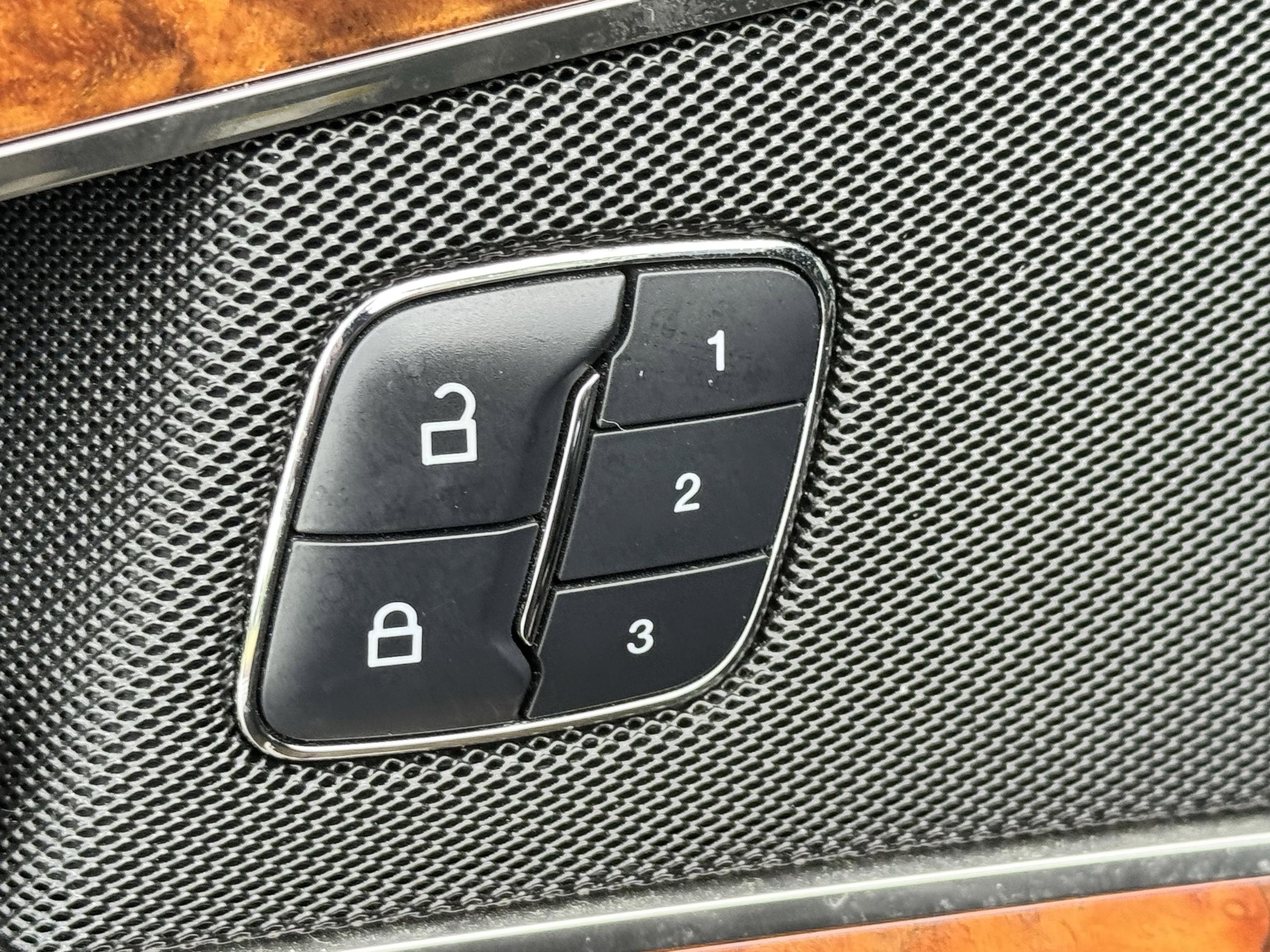 Used 2017 Lincoln MKX Select w/ Select Plus Package AWD/4WD image 10
