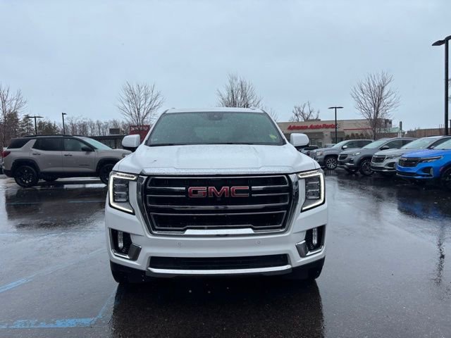 Used 2024 GMC Yukon SLT w/ SLT Luxury Package image 3