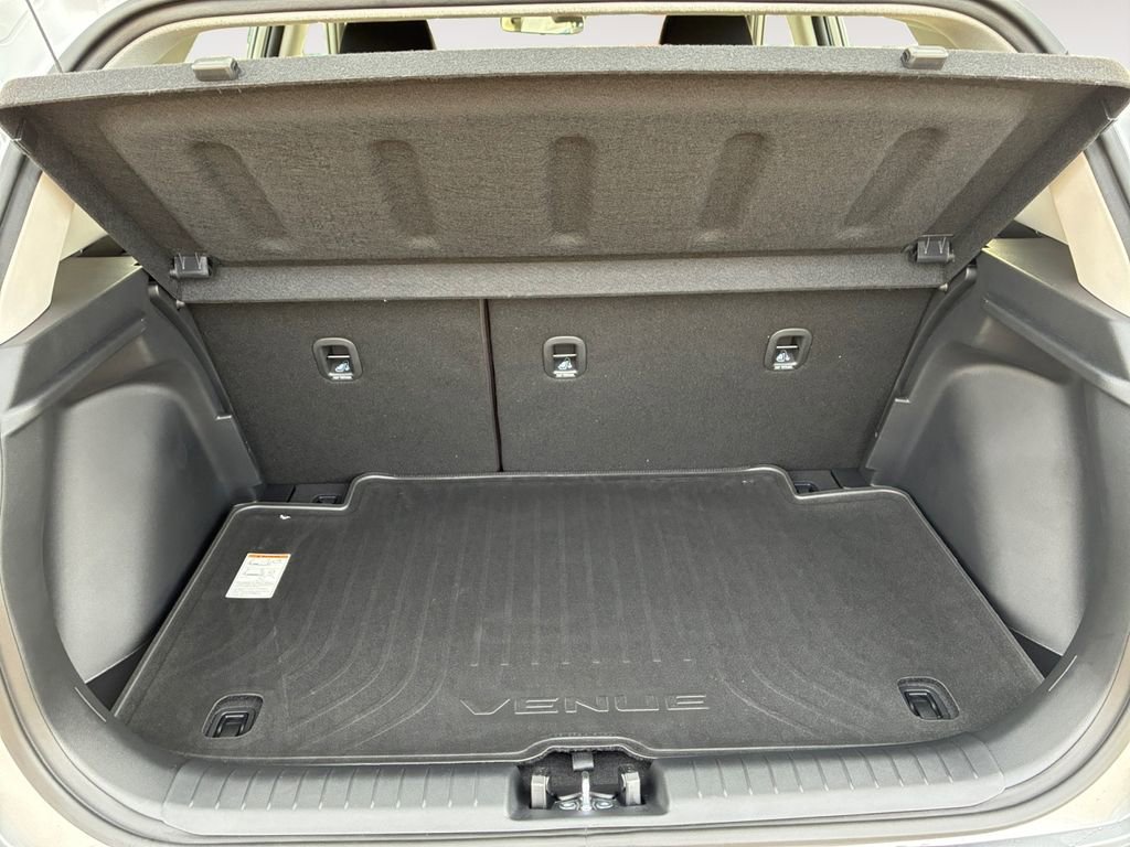 New 2026 Hyundai Venue SEL FWD image 18