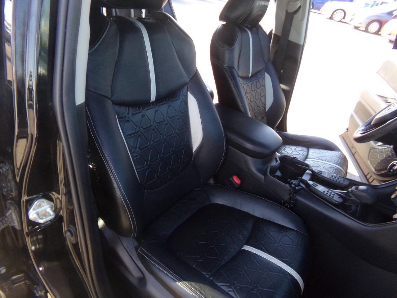 Used 2019 Toyota RAV4 LE w/ All Weather Liner Package image 37