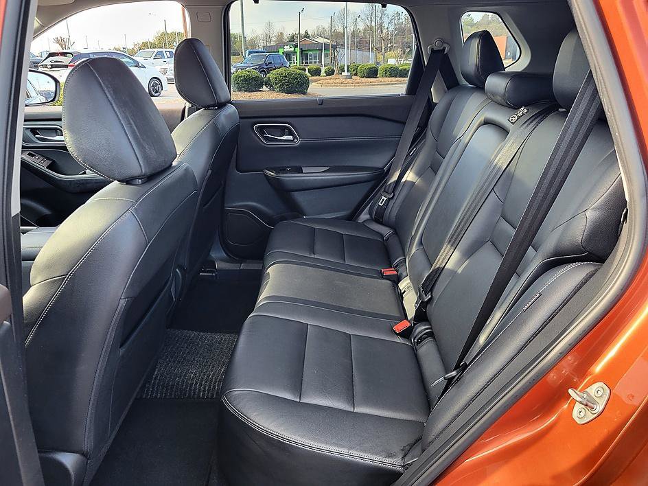 Used 2021 Nissan Rogue SL w/ Premium Package image 12