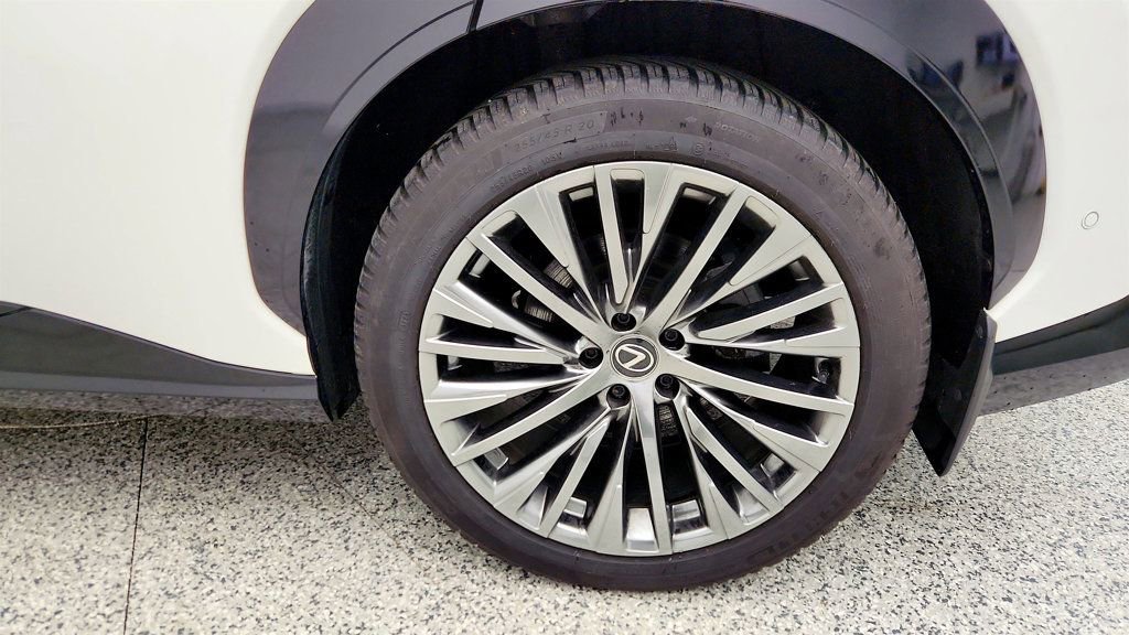 Used 2023 Lexus RZ 450e Premium w/ Accessory Package (2T) image 9