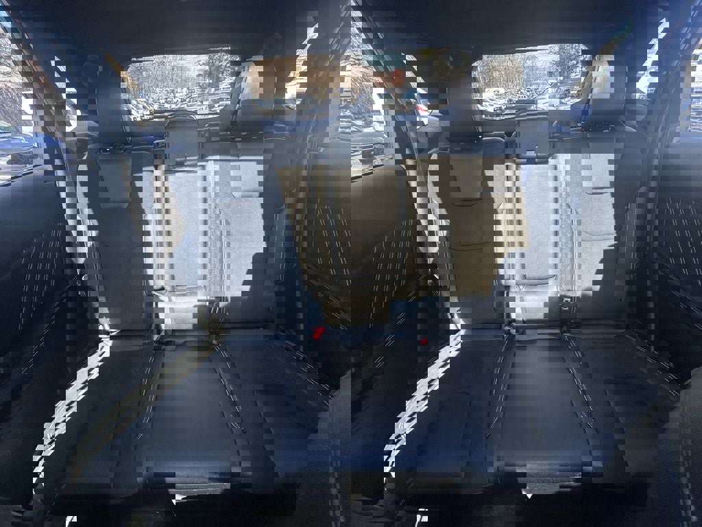 Used 2023 Ford Edge ST w/ Equipment Group 401A image 22