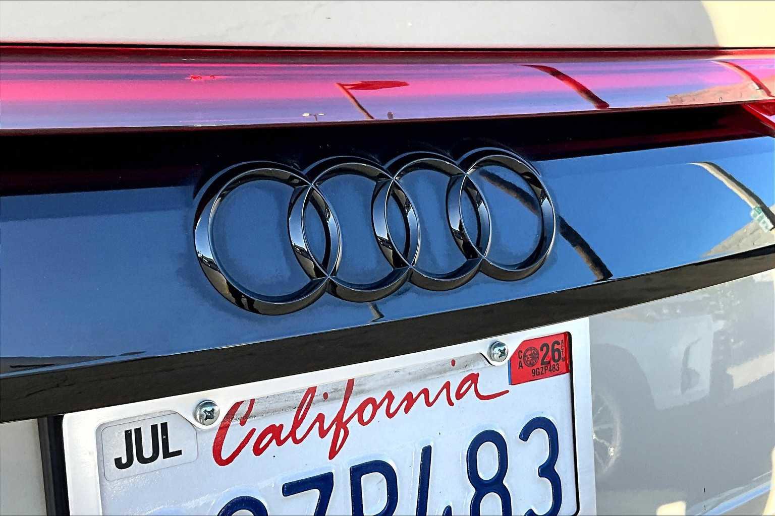 Used 2023 Audi Q8 Prestige w/ Prestige Package image 30