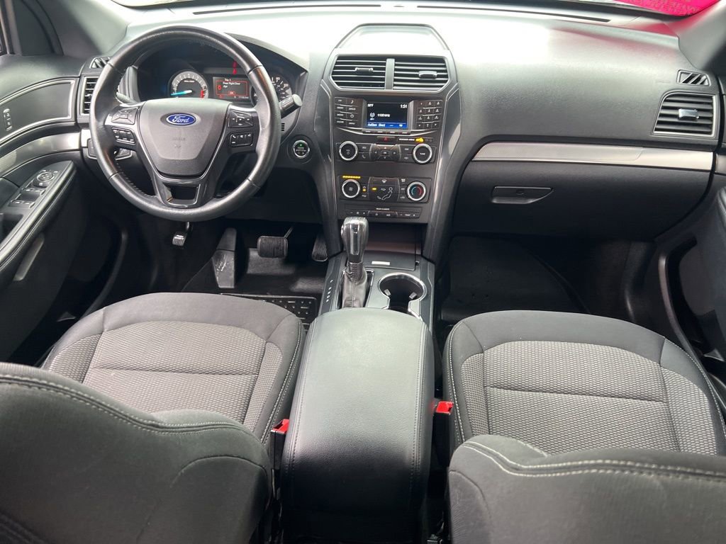 Used 2018 Ford Explorer XLT image 18