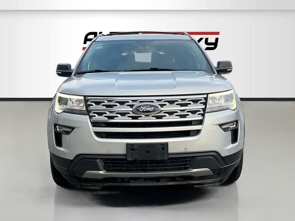 Used 2019 Ford Explorer XLT w/ Equipment Group 202A image 2