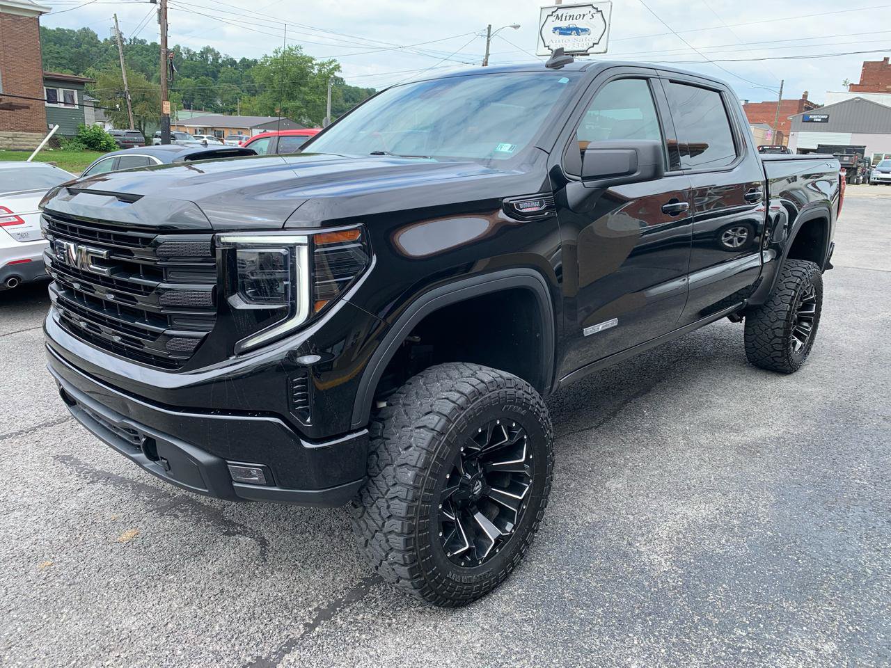 Used 2023 GMC Sierra 1500 Elevation AWD/4WD image 2