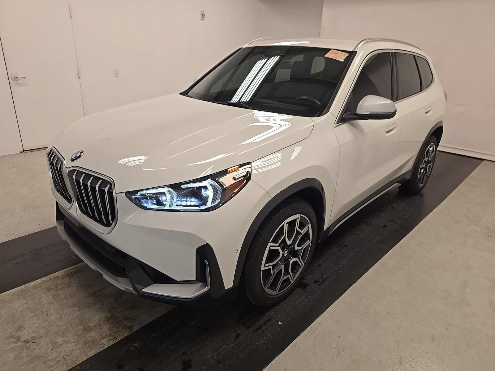 Used 2023 BMW X1 xDrive28i w/ Convenience Package AWD/4WD image 1