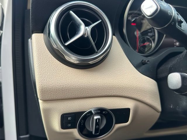 Used 2020 Mercedes-Benz GLA 250 4MATIC image 24