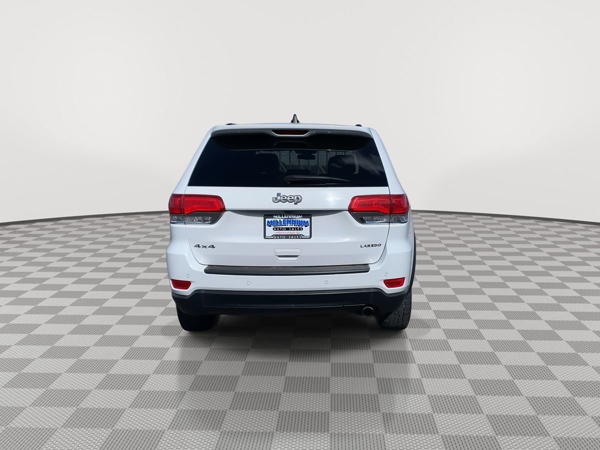 Used 2019 Jeep Grand Cherokee Laredo AWD/4WD image 6