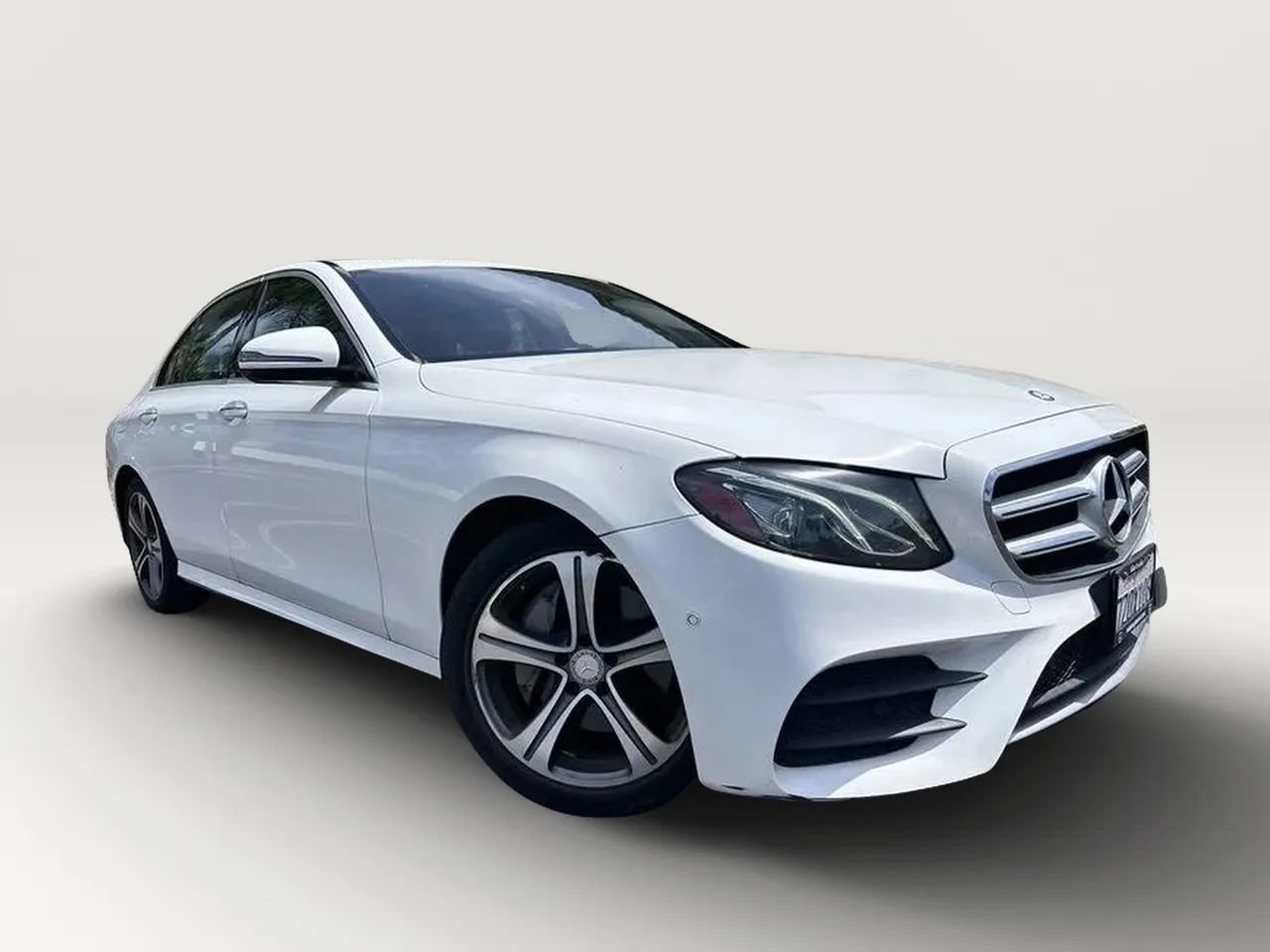Used 2017 Mercedes-Benz E 300 image 4