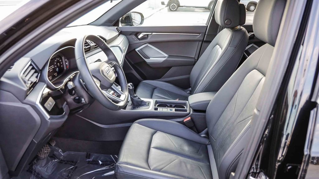 Used 2025 Audi Q3 2.0T Premium image 22