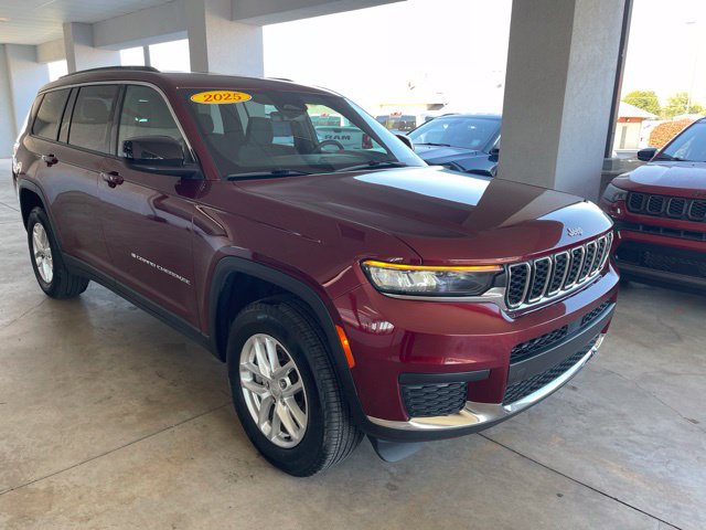 Used 2025 Jeep Grand Cherokee L Laredo w/ Luxury Tech Group I AWD/4WD image 3