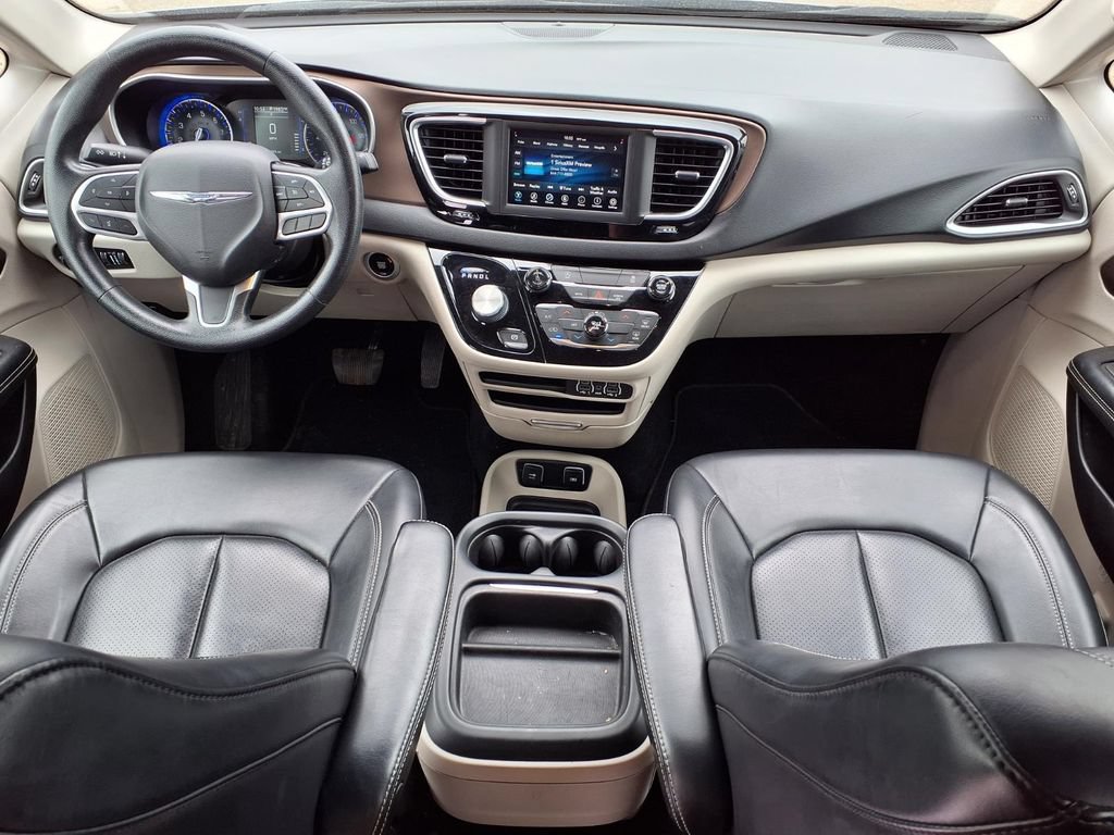 Used 2021 Chrysler Voyager Lxi FWD image 9