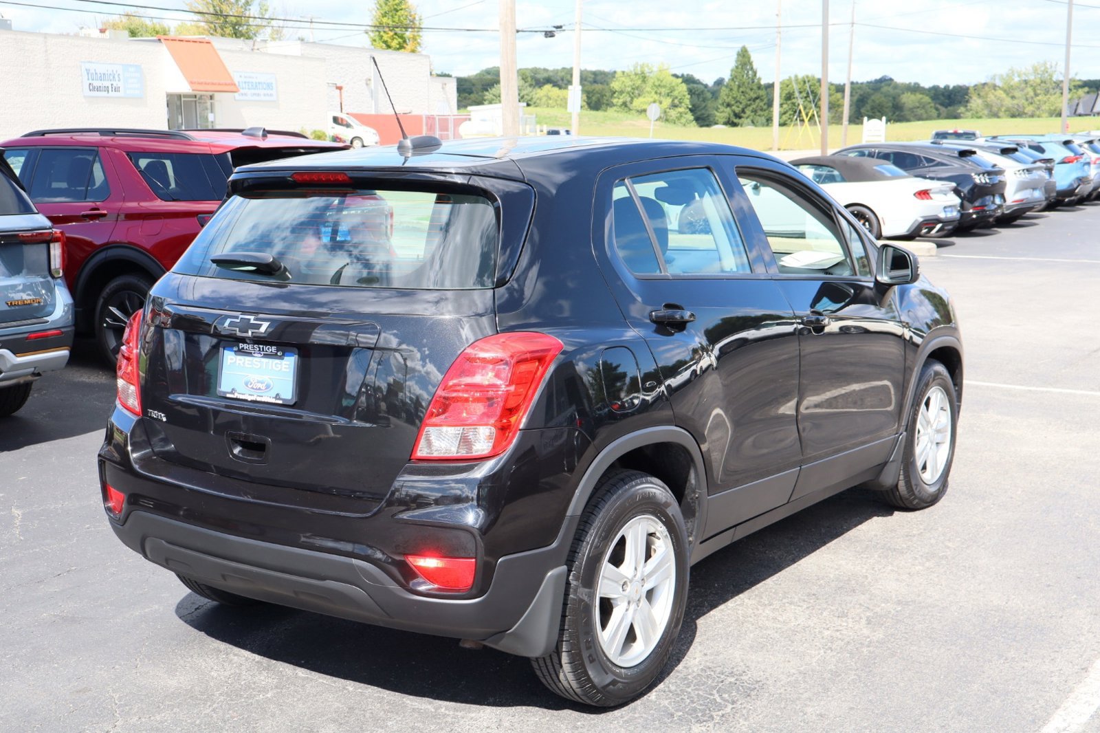 Used 2020 Chevrolet Trax LS w/ LPO, Protection Package FWD image 6