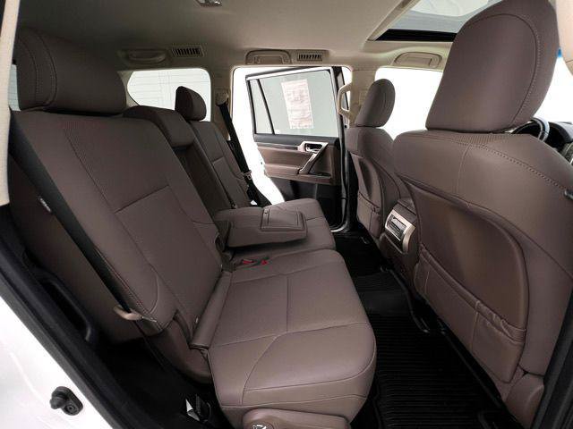 Certified 2020 Lexus GX 460 Premium w/ Premium Package AWD/4WD image 15