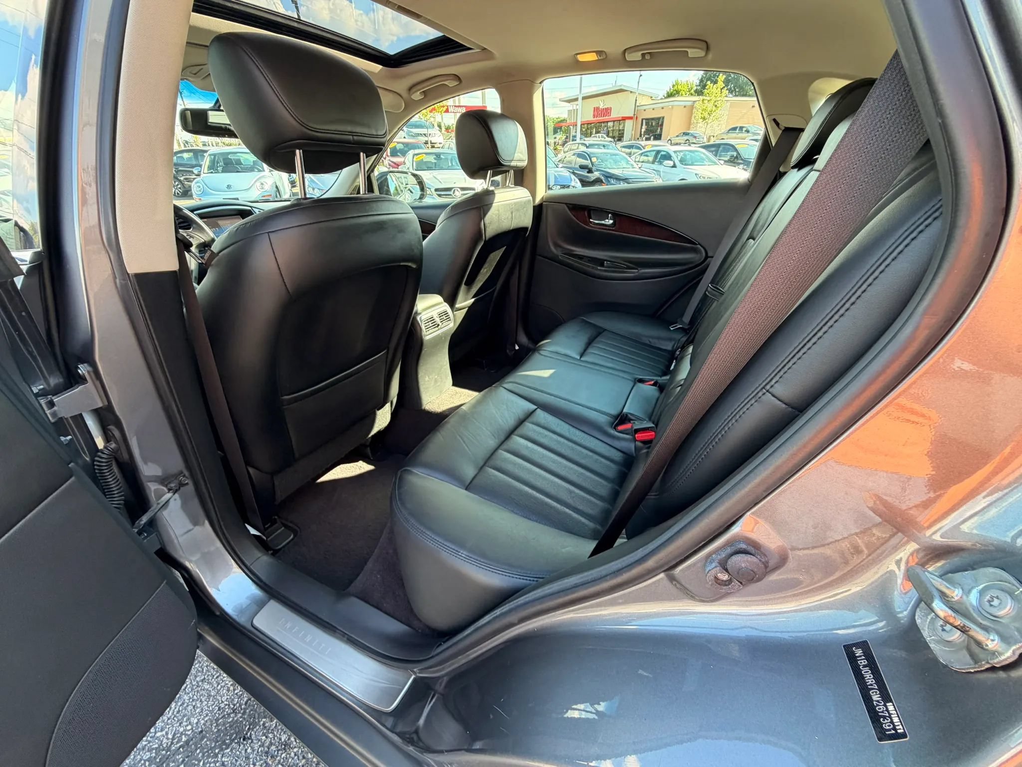 Used 2016 INFINITI QX50 AWD w/ Premium Package image 19
