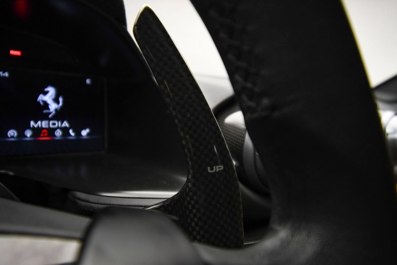 Used 2018 Ferrari 812 Superfast RWD image 19