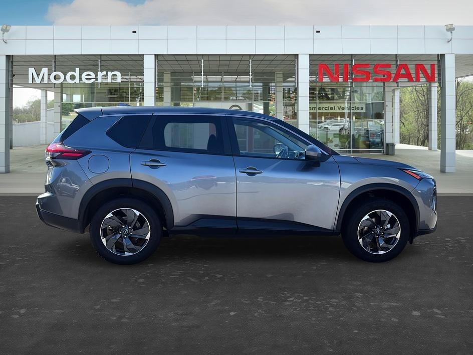 Certified 2025 Nissan Rogue SV FWD image 6