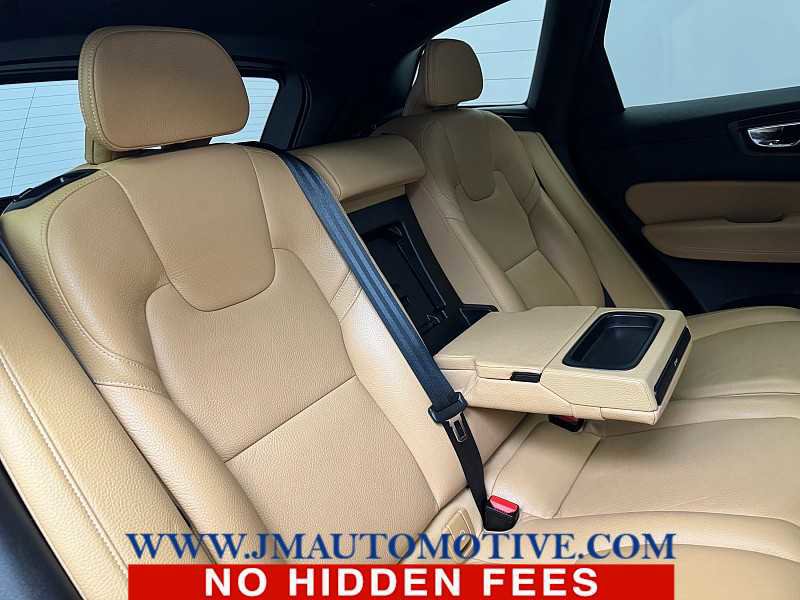 Used 2020 Volvo XC60 T6 Inscription w/ Protection Package image 18