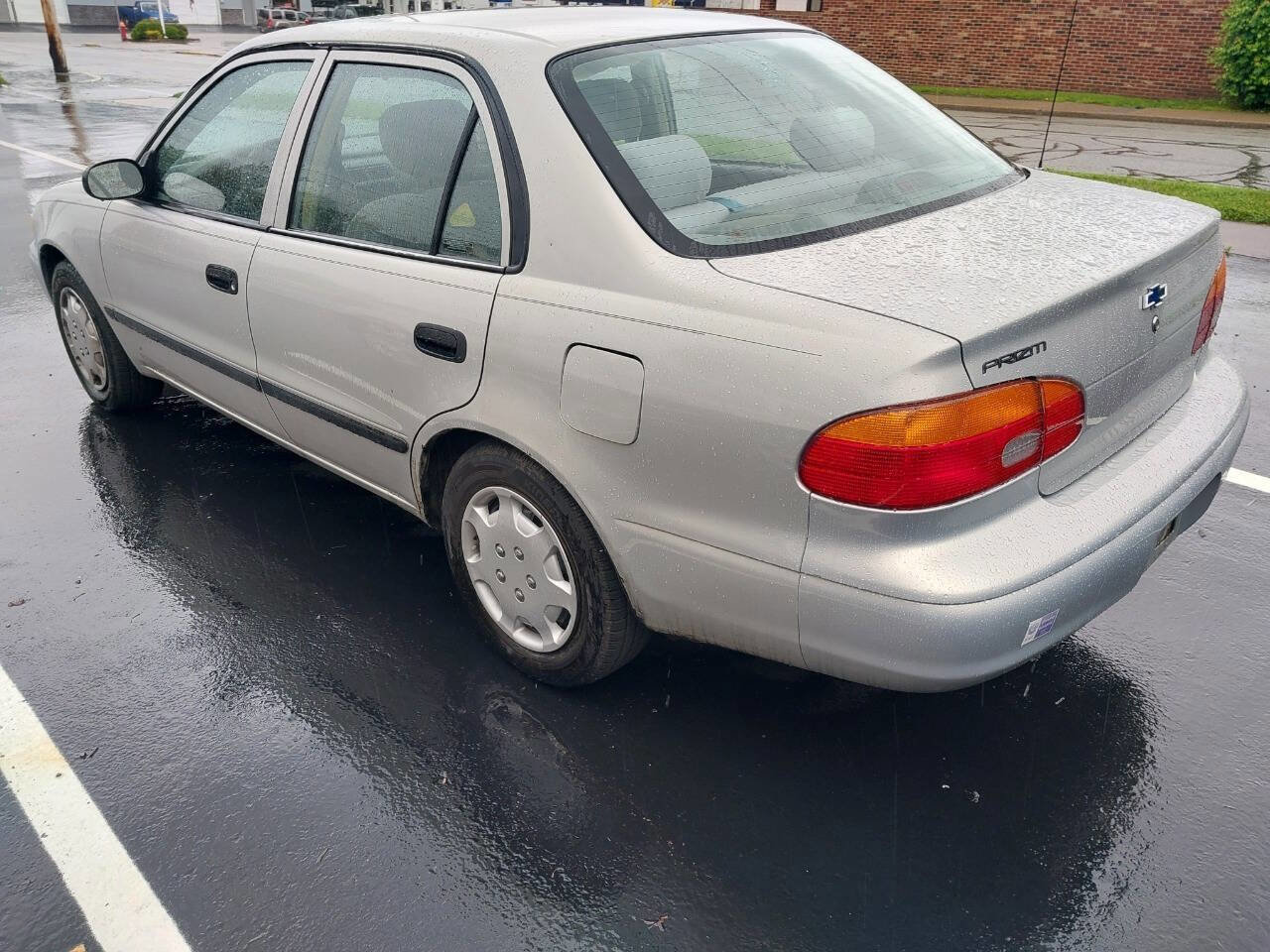 Used 1999 Chevrolet Prizm w/ Preferred Equipment Group 2 FWD image 3