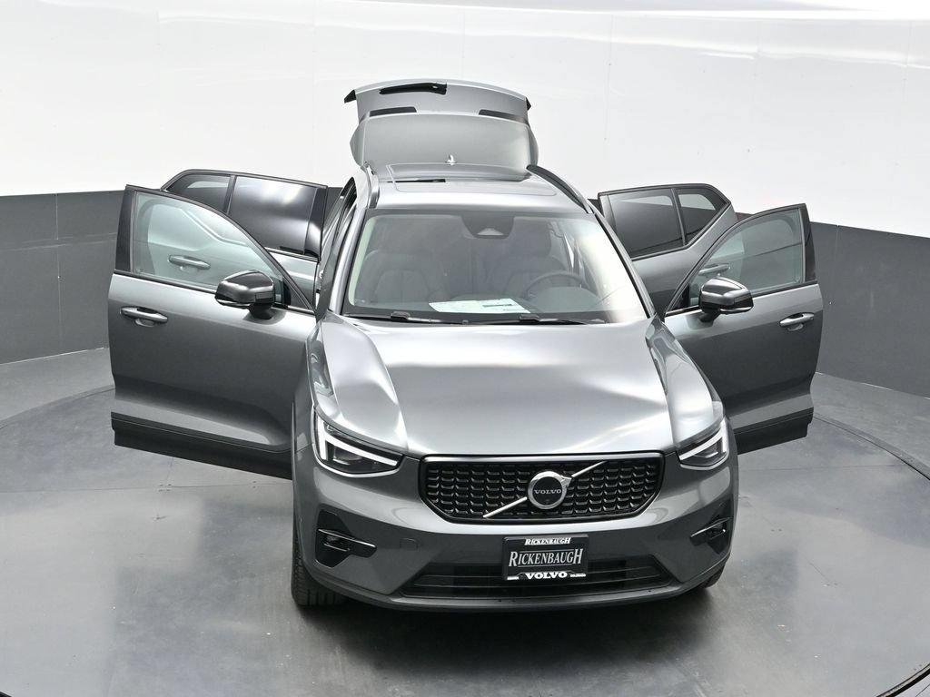 New 2026 Volvo XC40 B5 Plus w/ Protection Package Premier AWD/4WD image 38