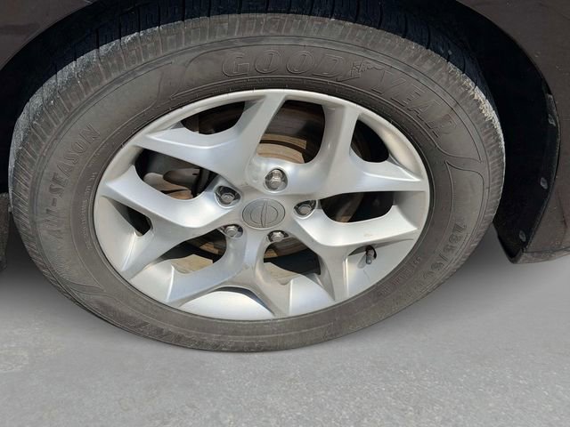 Used 2017 Chrysler Pacifica Touring-L w/ Tire & Wheel Group FWD image 11
