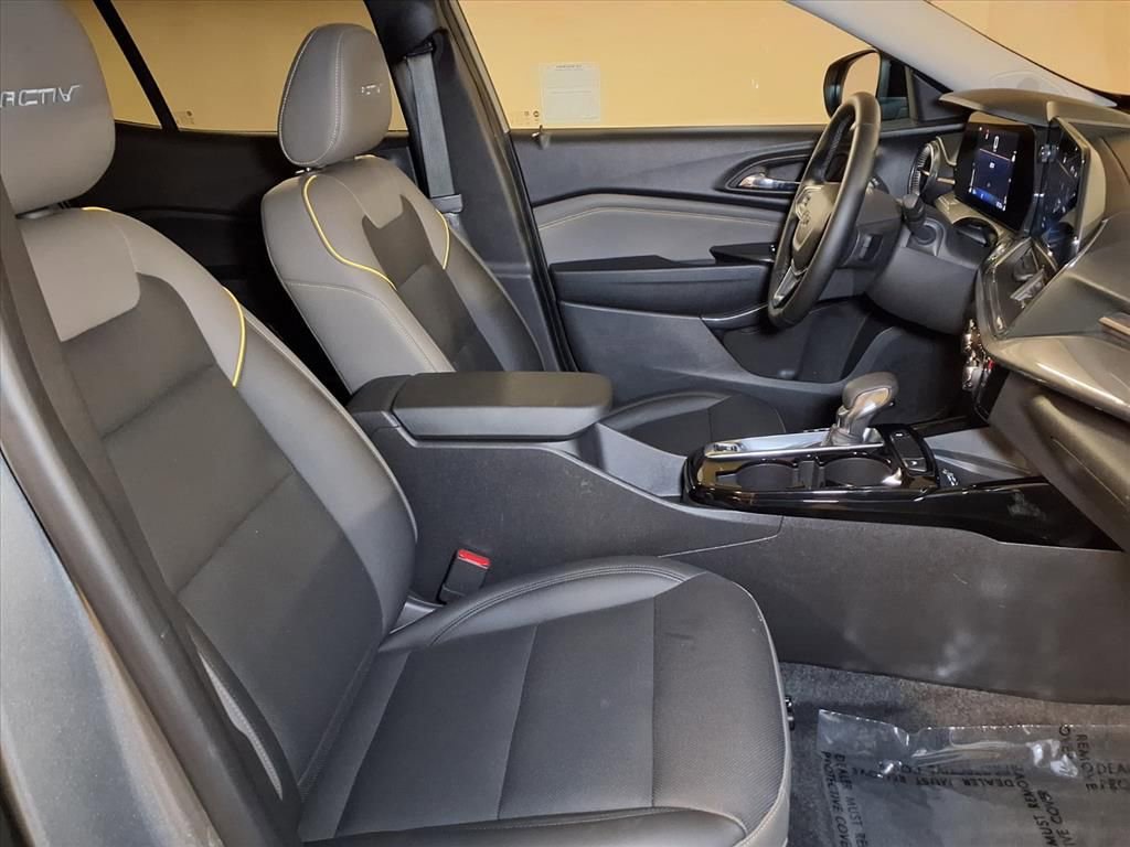 Used 2024 Chevrolet Trax ACTIV w/ Sunroof Package image 22