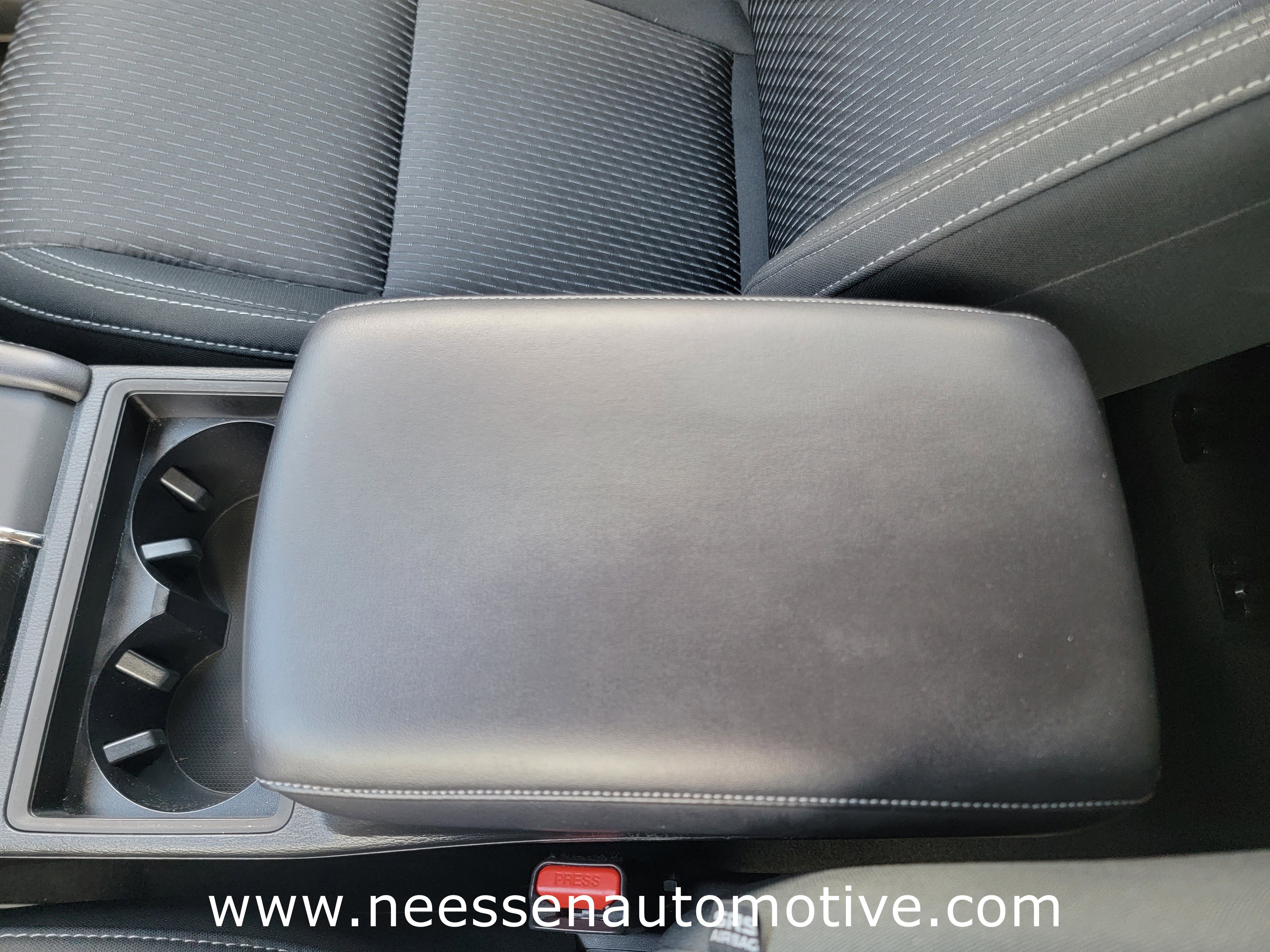 Used 2024 Mitsubishi Outlander ES image 25