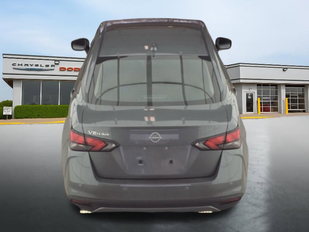 Used 2025 Nissan Versa SV image 8