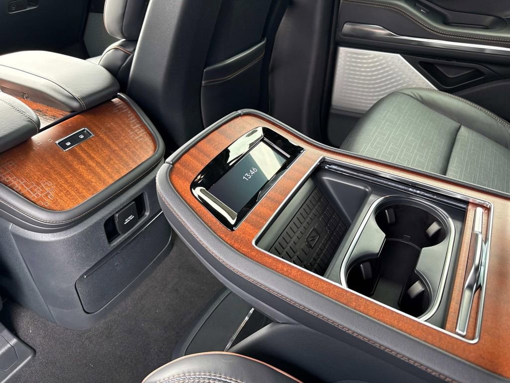 New 2025 Lincoln Navigator L Black Label image 17