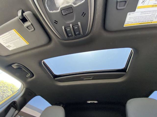 Used 2024 Chevrolet Trax RS w/ Sunroof Package FWD image 13