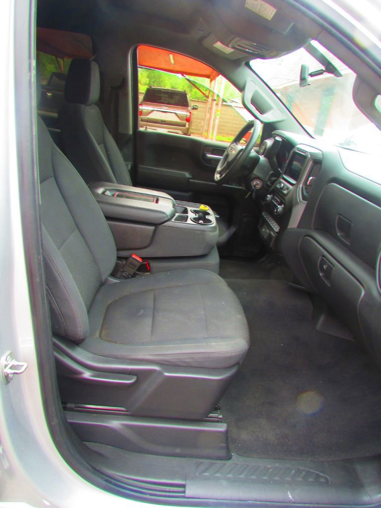 Used 2020 Chevrolet Silverado 1500 Custom w/ Custom Value Package image 17