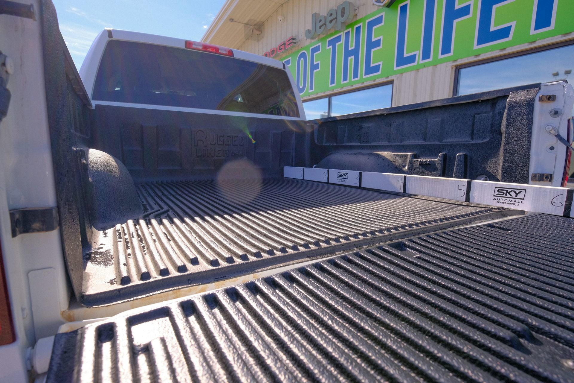 Used 2023 RAM 1500 Classic SLT w/ Electronics Group image 26