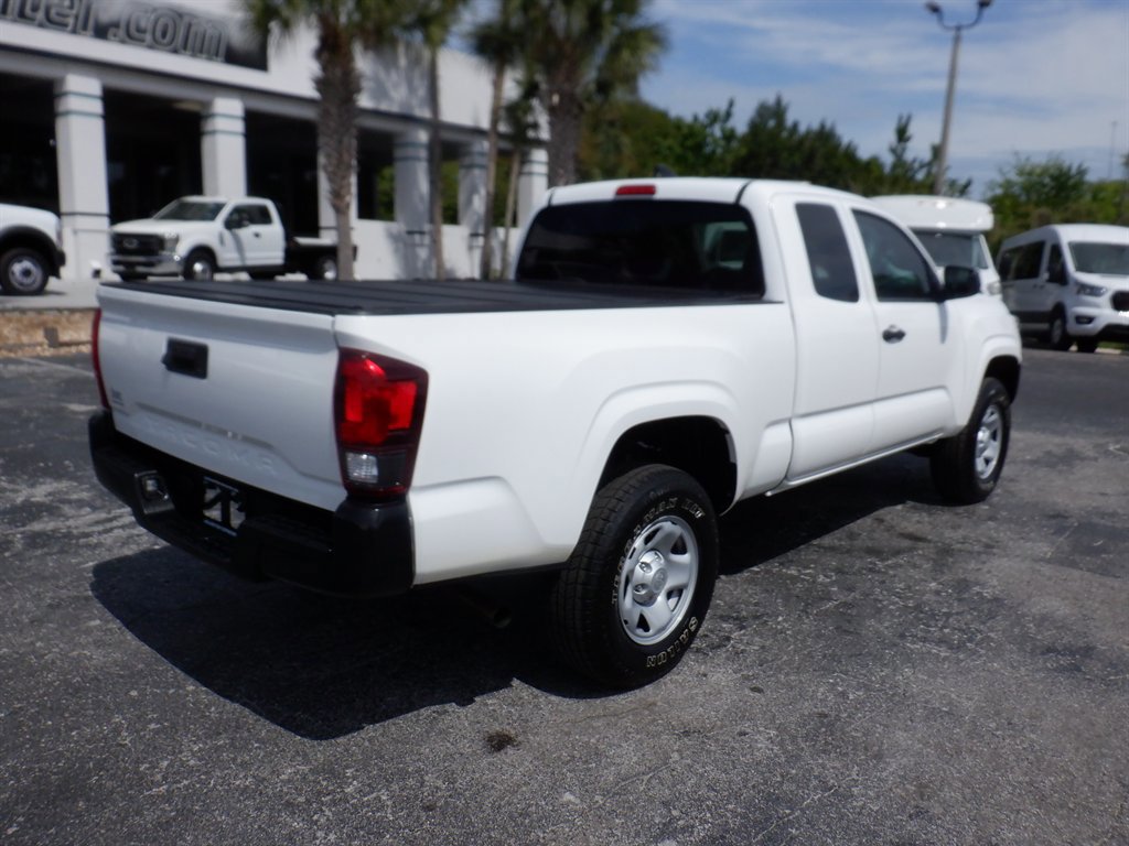 Used 2022 Toyota Tacoma SR image 9