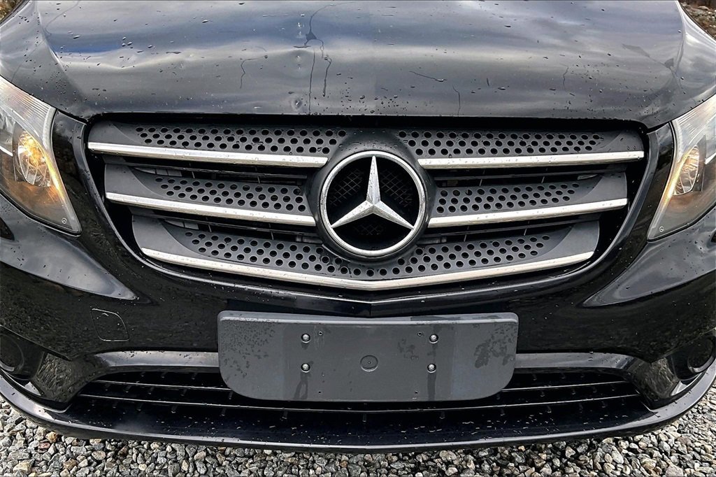Used 2018 Mercedes-Benz Metris Passenger image 27