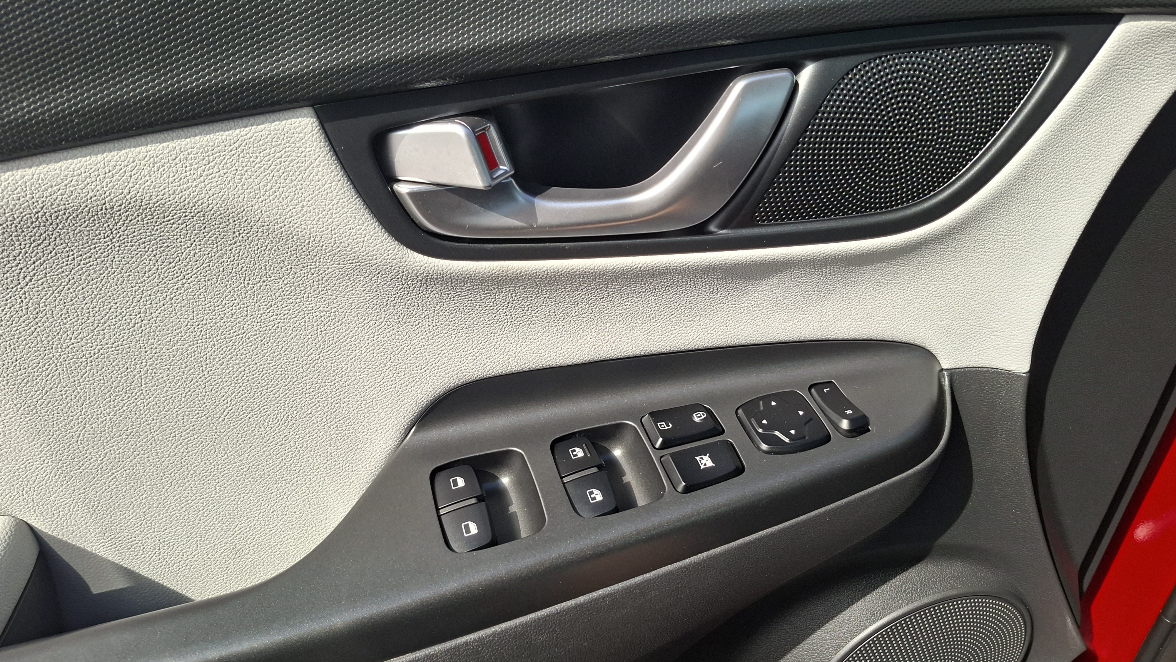 Used 2023 Hyundai Kona Limited FWD image 16