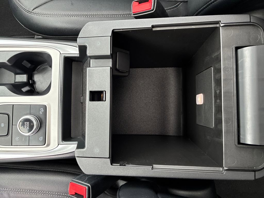 Used 2020 Ford Explorer XLT w/ Equipment Group 202A image 27