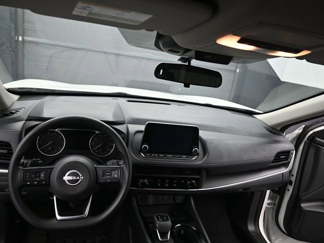 Used 2024 Nissan Rogue S image 18