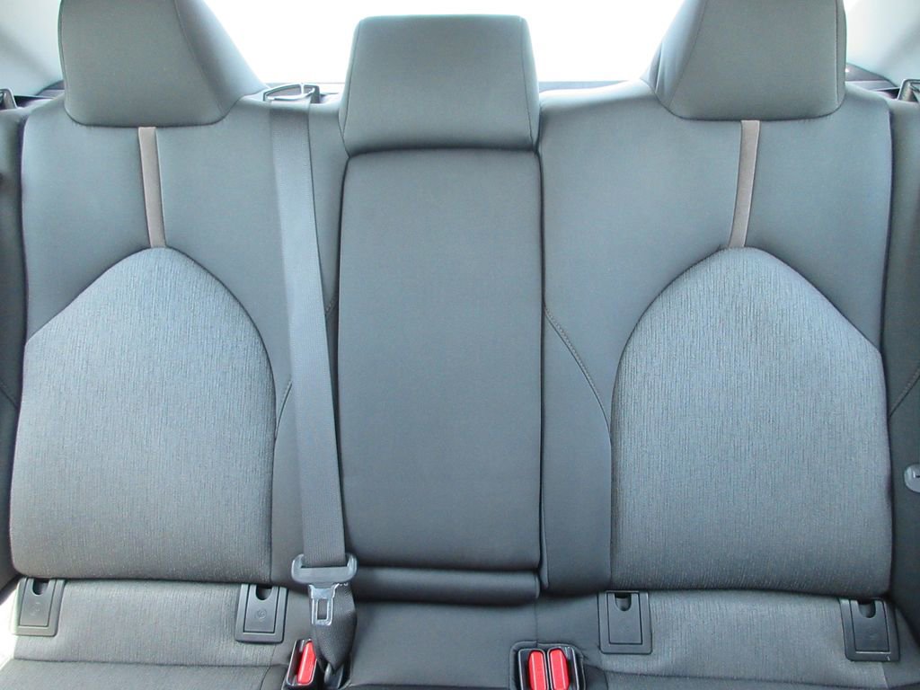 Used 2019 Toyota Camry LE FWD image 18