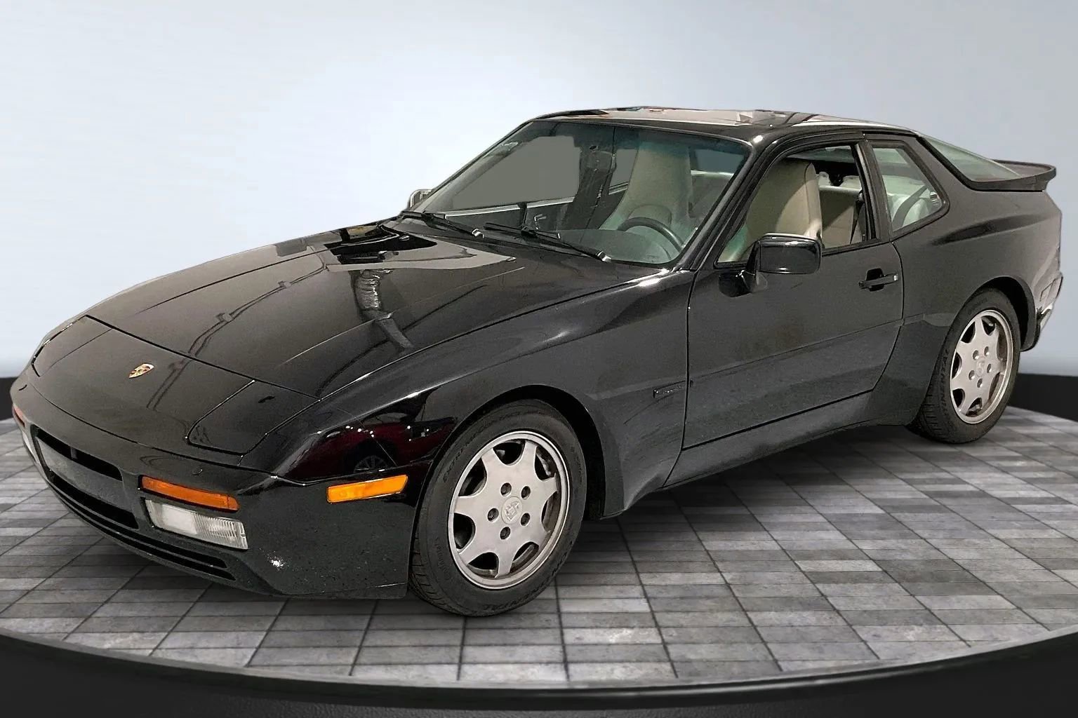 Used 1989 Porsche 944 S2 image 1