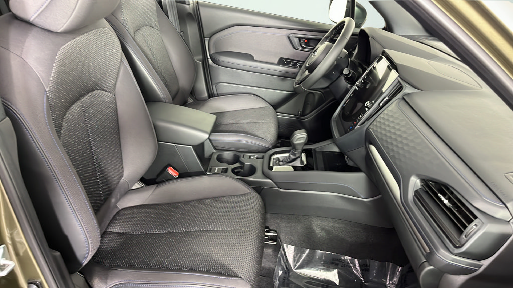Used 2025 Subaru Forester Premium AWD/4WD image 20