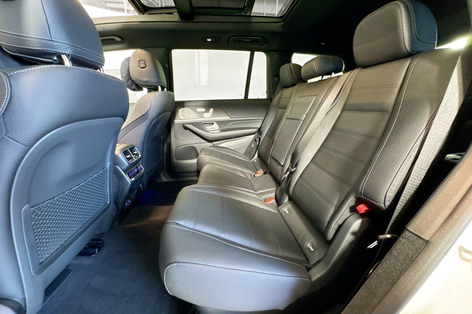 New 2026 Mercedes-Benz GLS 580 4MATIC image 21