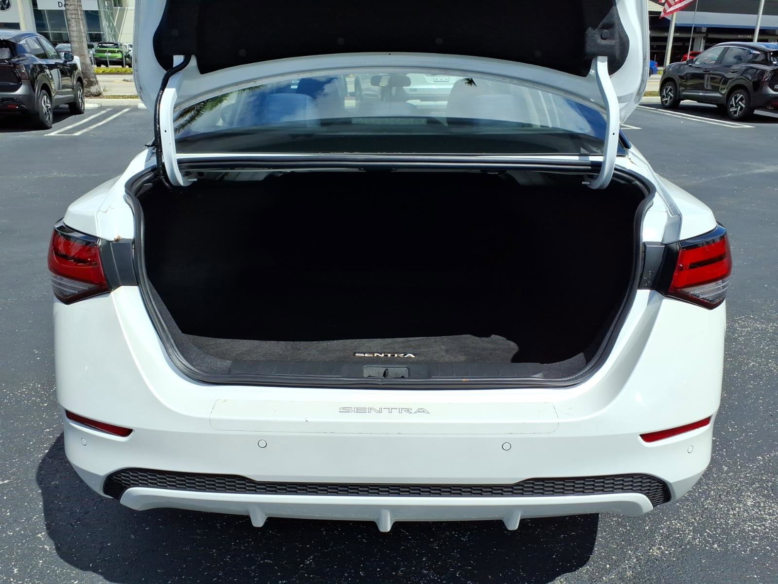 Certified 2023 Nissan Sentra SV image 17