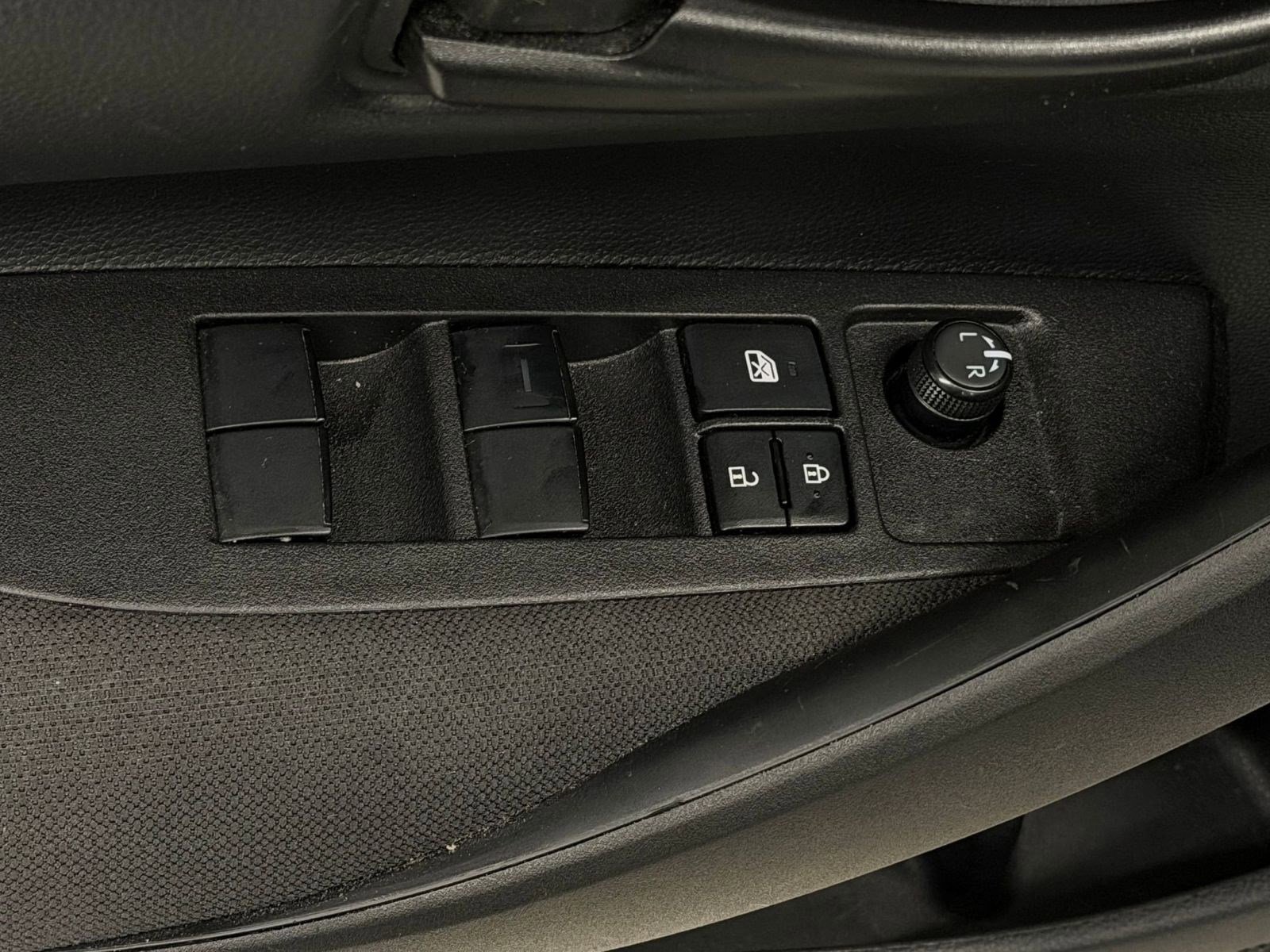 Used 2025 Toyota Corolla LE image 19