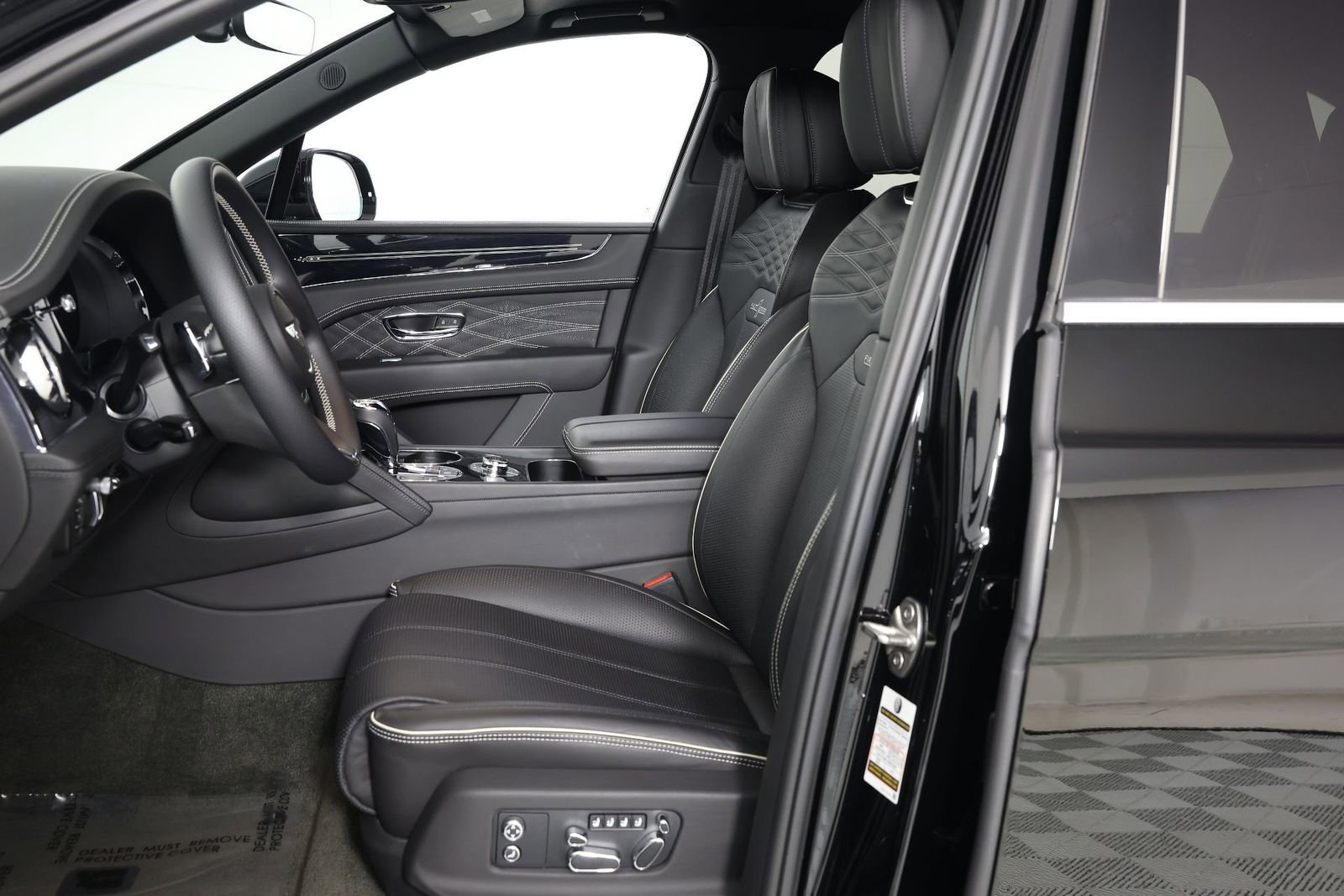 Used 2023 Bentley Bentayga Extended Wheelbase image 2