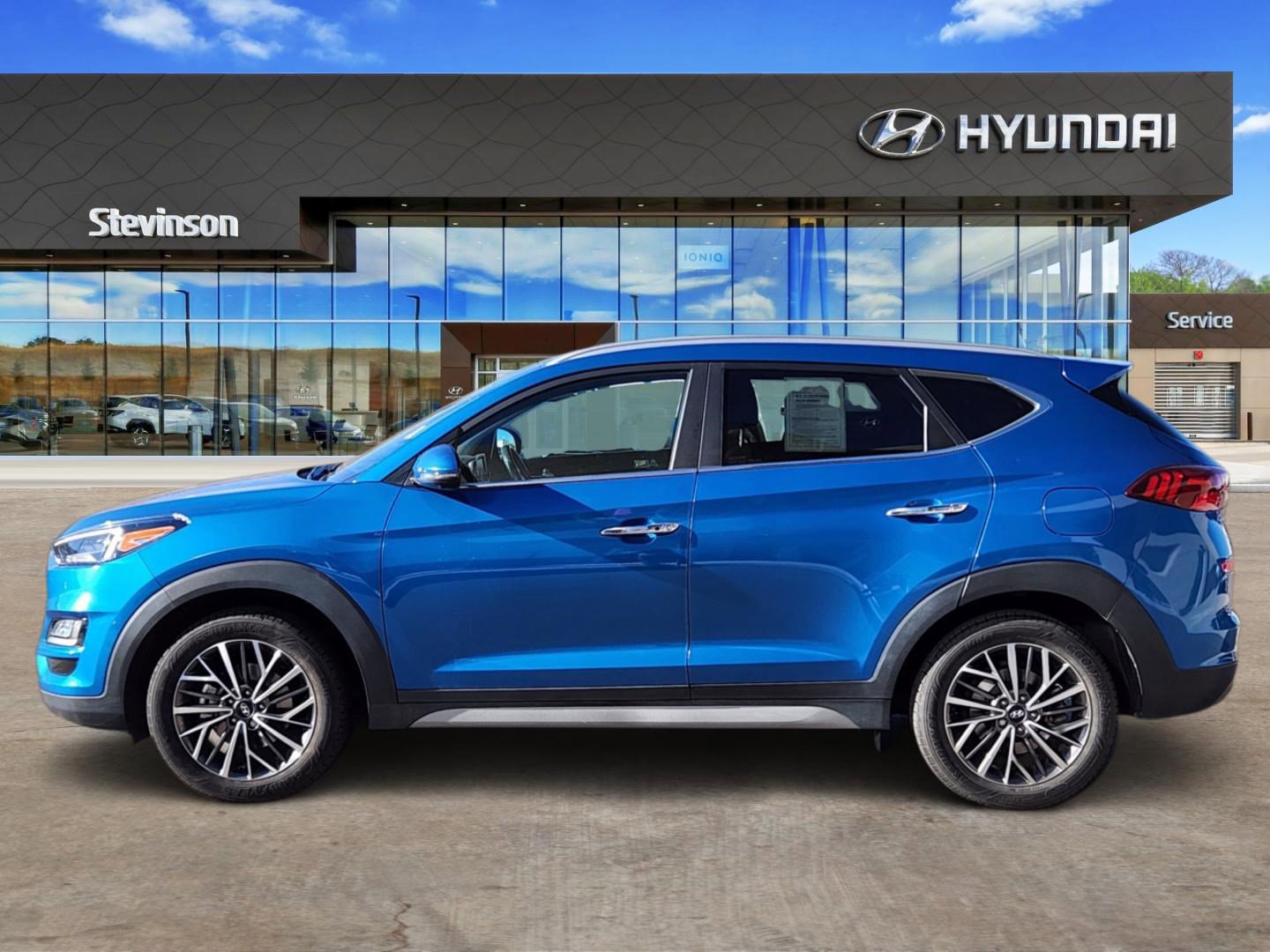 Certified 2021 Hyundai Tucson Limited w/ Cargo Package image 2