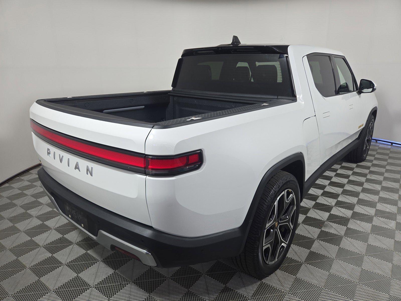 Used 2022 Rivian R1T Launch Edition image 5